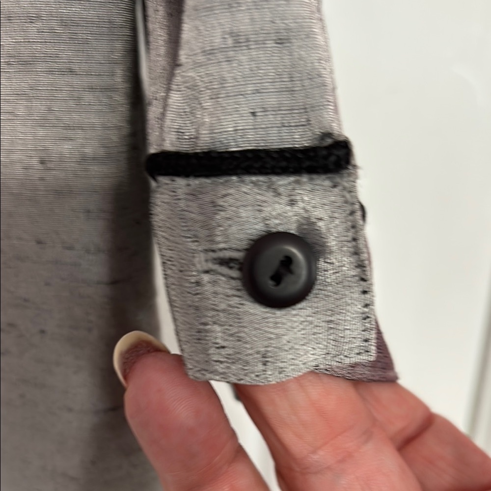 Oscar de la Renta Silver/Gray Blouse, EUC, Size 10, Classic - Picture 2 of 5